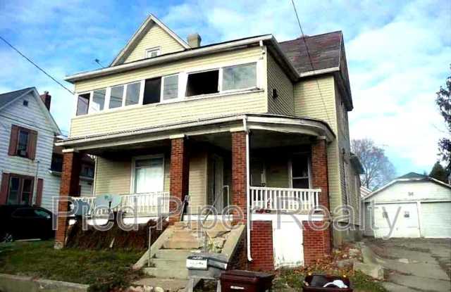758 W Pleasant St