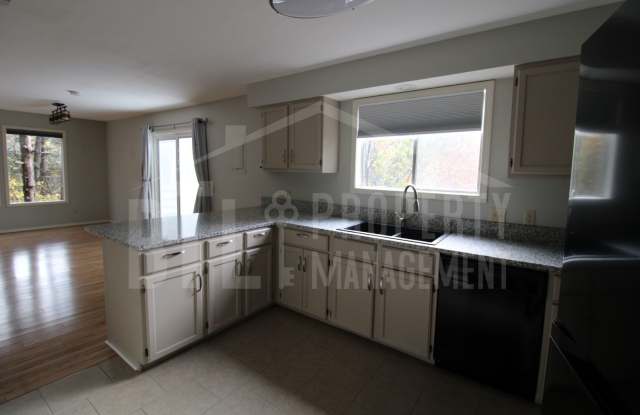 Peaceful 2-Bedroom Home Near Branson, MO – Reeds Spring School District