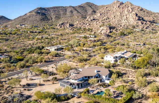 6831 East Stagecoach Pass