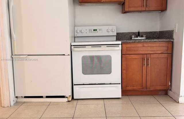 Photo of 2412 NW 34th St