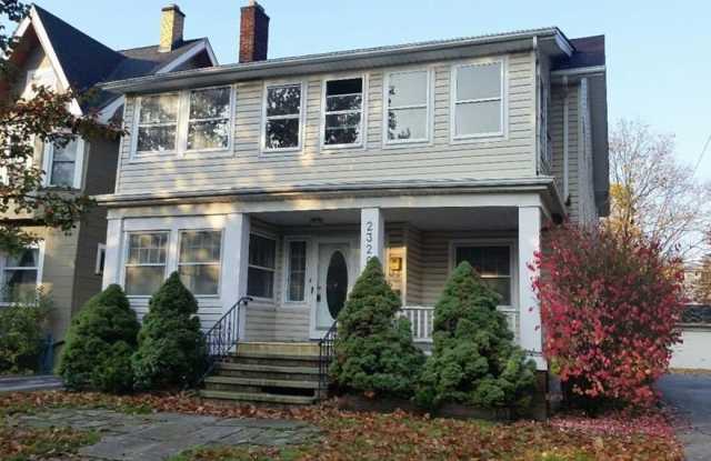 Photo of 2320 Grandview AvenueUpper