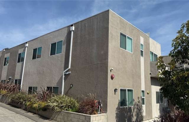 1354 W 9th Street