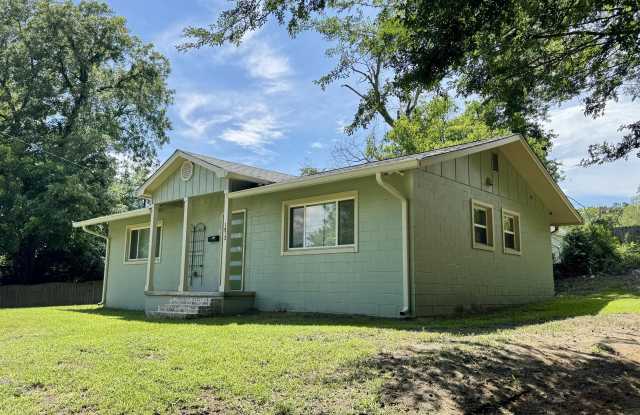 1473 Calhoun Street