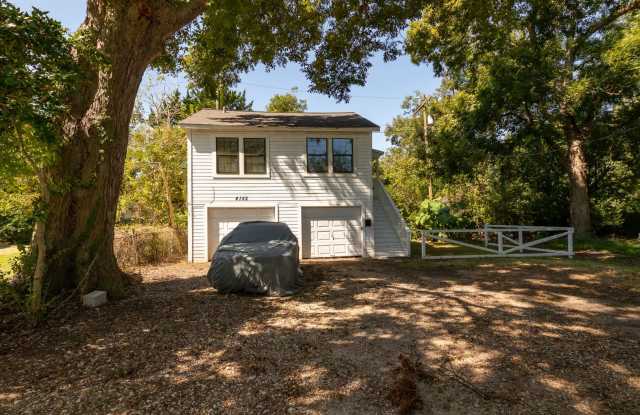 Photo of Cozy and Affordable 2 Bedroom Garage Apt in 77705!