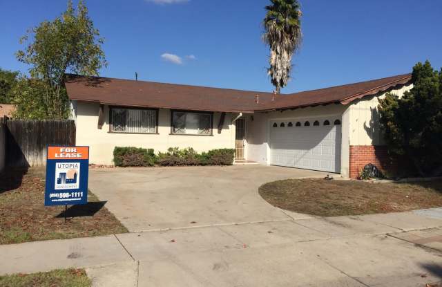 Spacious Lake Murray 4 Bedroom Home with Large Yard in Quiet San Diego Neighborhood