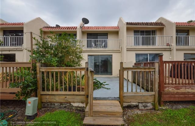 1843 SE 4th St - 1843 Southeast 4th Street, Pompano Beach, FL 33060