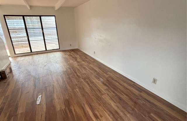 87-1536 Helelua Street