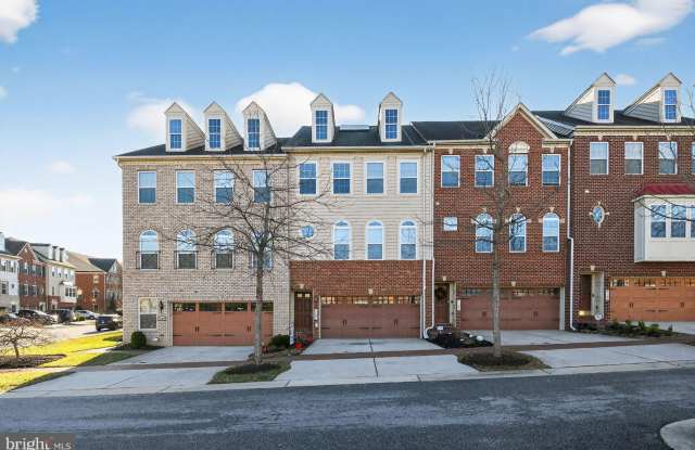 2102 CONGRESBURY Place