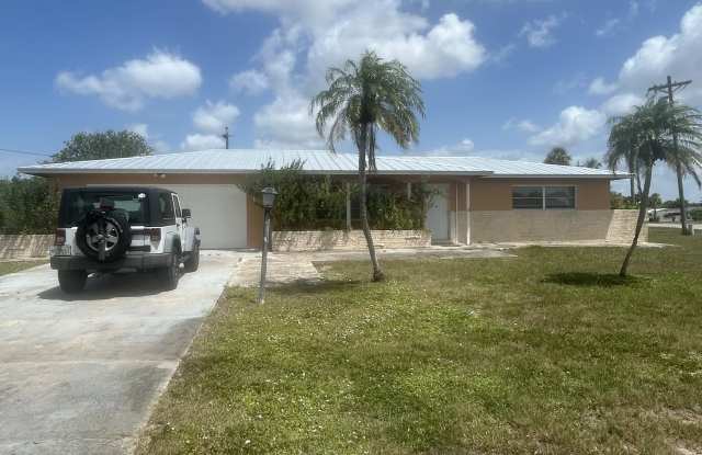198 Idleview Ave