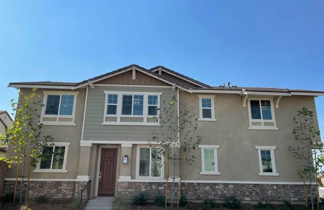 4 Bedroom home for leasing in Fontana