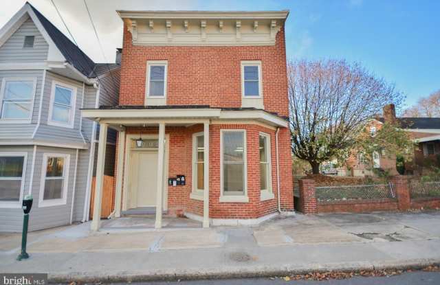 203 W JOHN ST, APT 4