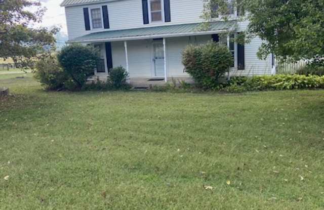 Beautiful 3brm, 2bath Home in Heart of Burns!!