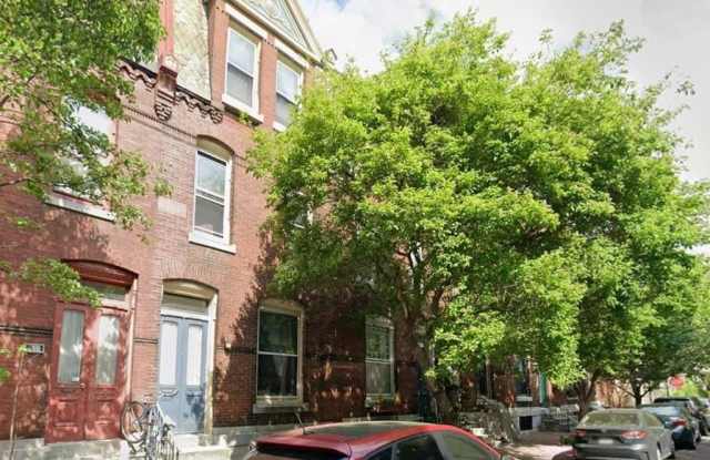 Photo of 826 N WOODSTOCK STREET