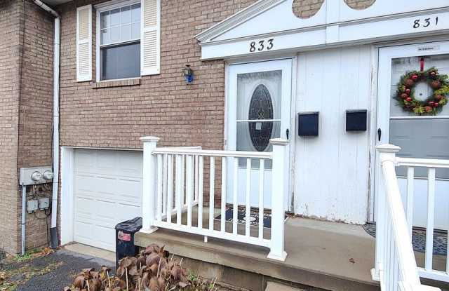 *Well-Maintained 3BD/1.5BA Townhouse Available in West Mifflin*