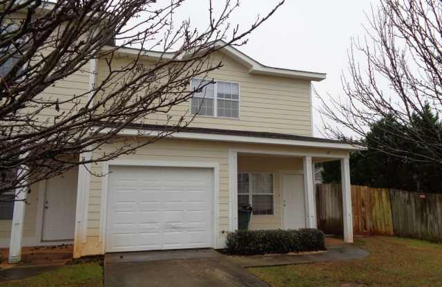 Courtyard Way - End Unit on Large Corner Lot!