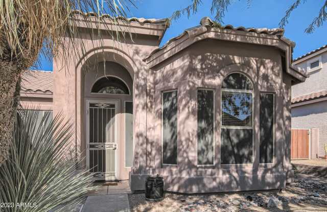 3060 N RIDGECREST -- unit: 175