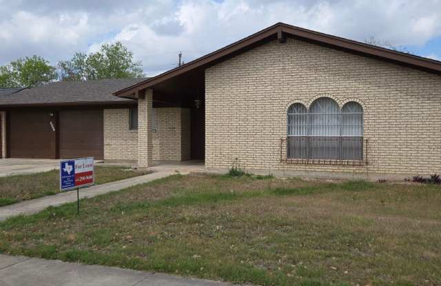 2909 CYPRESS DR