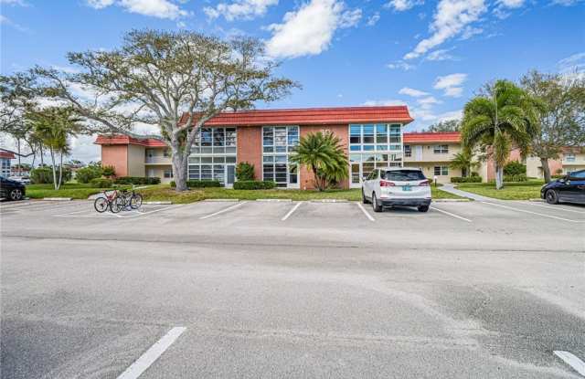 62 Woodland Drive unit: 201