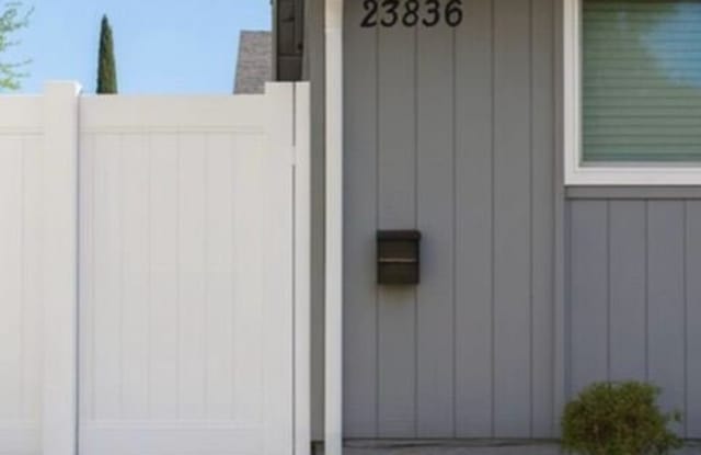 Photo of 23836 Victory Blvd