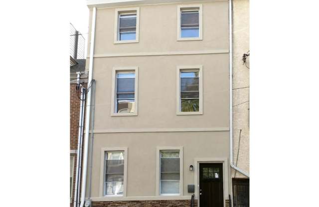 124 W LAUREL STREET
