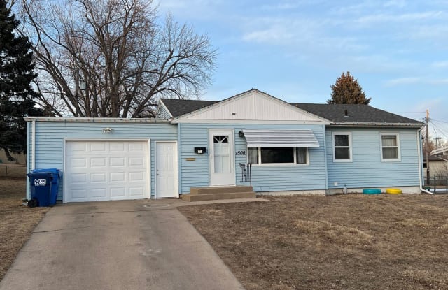 1508 E 34th St - 1508 East 34th Street, Sioux Falls, SD 57105