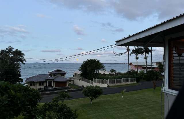 Ocean, Hilo Bay Views, Fully Restored Plantation Home