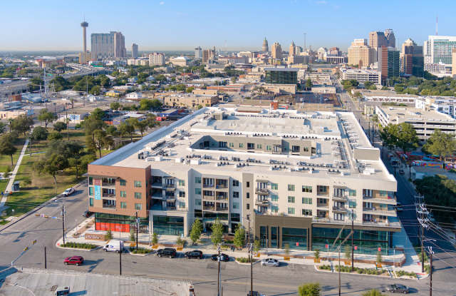 The Flats at River North