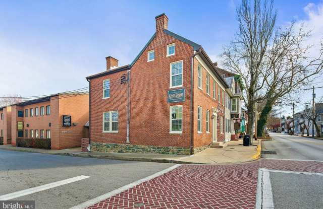 229 E MAIN Street E