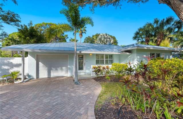 Photo of 2207 CLEMATIS STREET