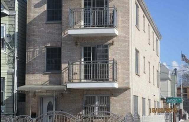 290 DUNCAN AVE