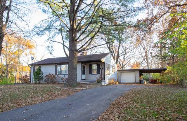 3 Bed 2 Bath Home on University Ave