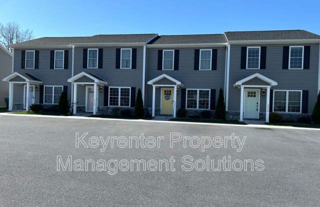 205 15th St - 205 15th Street, Grottoes, VA 24441