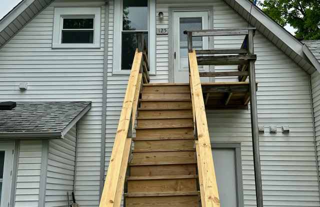 121-125 North Jefferson Street - 125