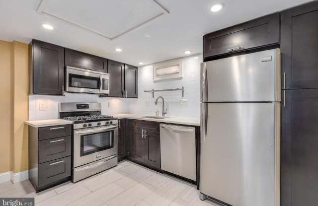 Photo of 953 N RANDOLPH Street unit: H