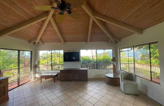 Spacious Mahinahina 3 Bedroom