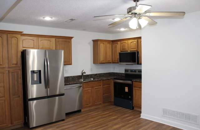 900 Southwest Peach Tree Lane