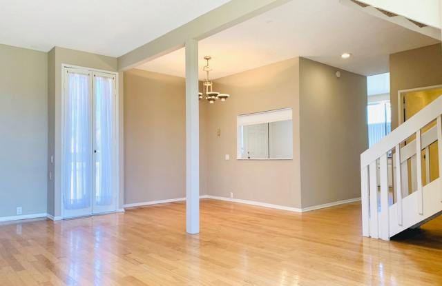 Photo of LIVE IN LA JOLLA! LOVELY TOWNHOME WITH BEAUTIFUL OCEAN VIEWS! $5,495/mo