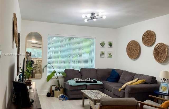 Photo of 1198 Marseille Dr