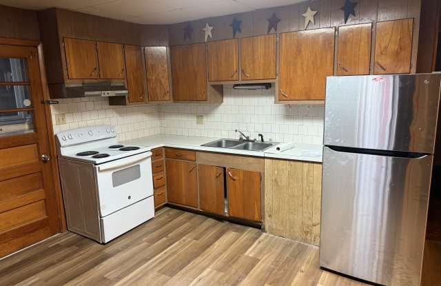 Photo of 319 E Dewart St