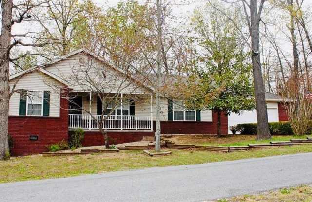 2 Albany  LN