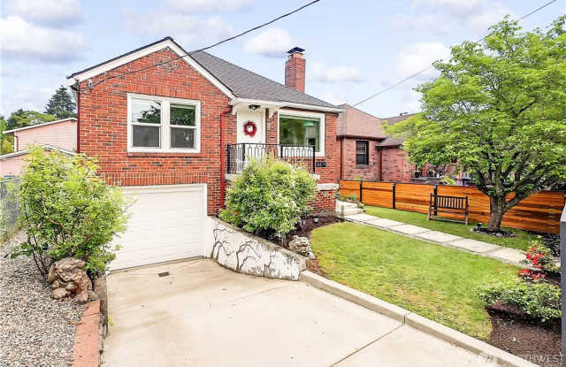 Charming 4 bed, 2 bath, fully fenced, covered deck in convenient location.