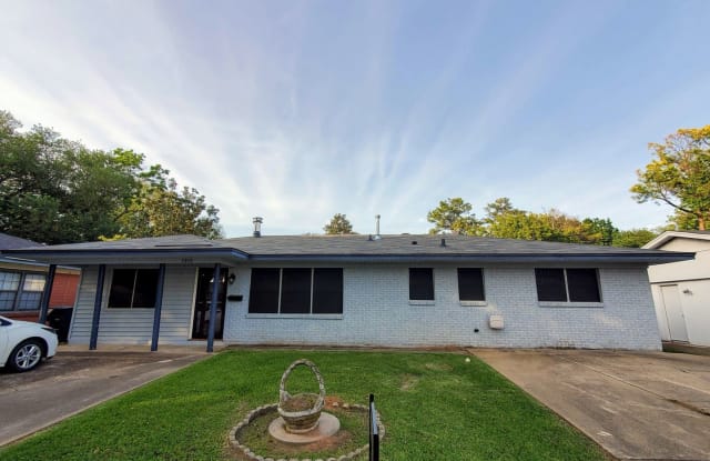 1915 Lee Street - 1915 Lee Street, Bossier City, LA 71112