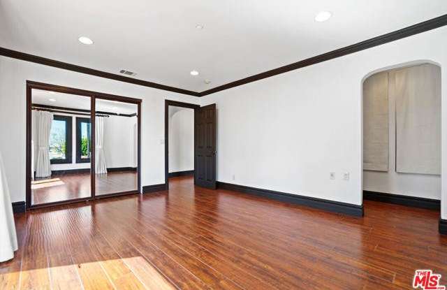 309 North Doheny Drive