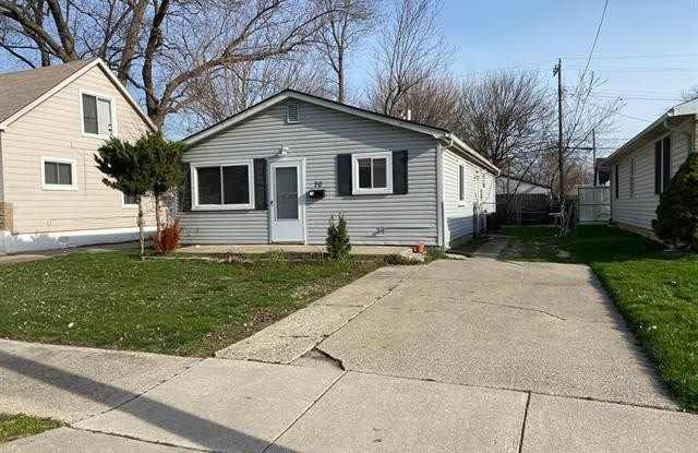 70 W ROWLAND Avenue