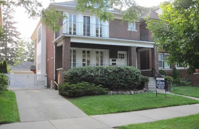 1123 Beaconsfield - 1123 Beaconsfield Ave, Grosse Pointe Park, MI 48230