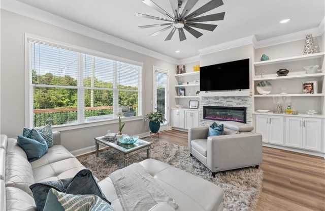 3364 Sarah Trail