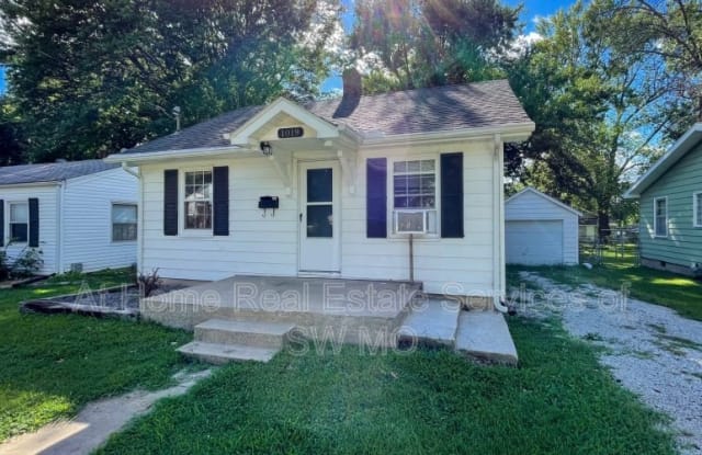 1019 South Weaver Avenue - 1019 South Weaver Avenue, Springfield, MO 65807