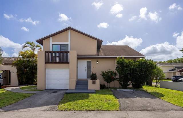 914 NW 106th Ave Cir