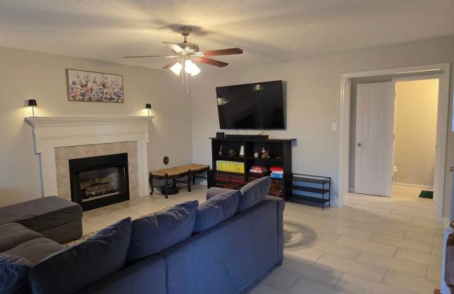 Home For Rent - 1318 Maple Leaf Ct Evans, GA 30809