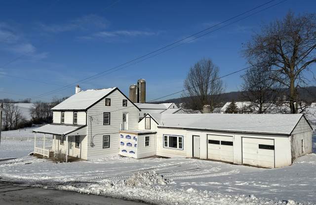 1943 Smoketown School Rd